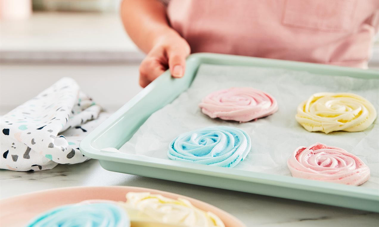 Picture - Baked coloured meringues