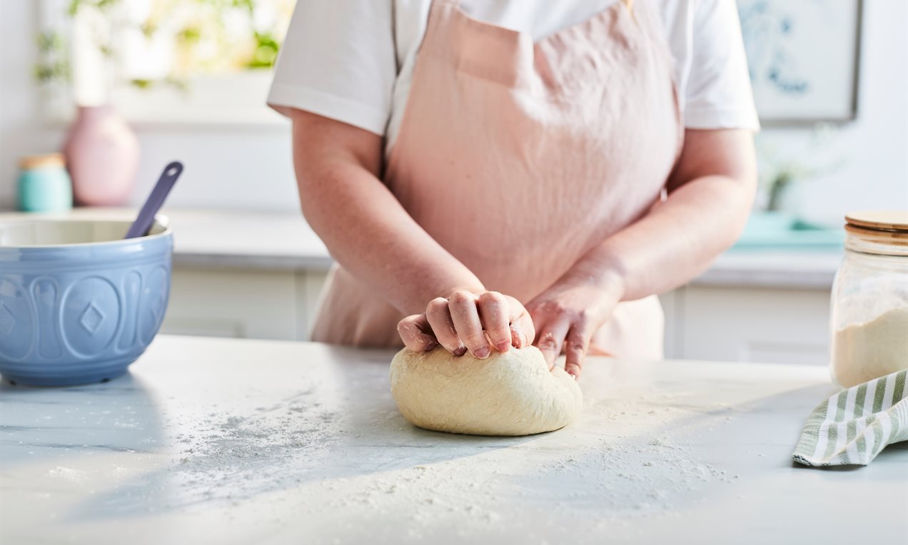 Picture - Kneeding bread