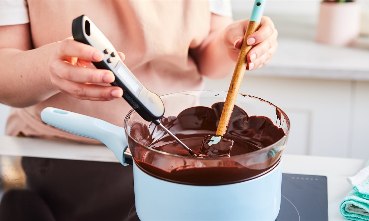Picture - TEMPERING CHOCOLATE