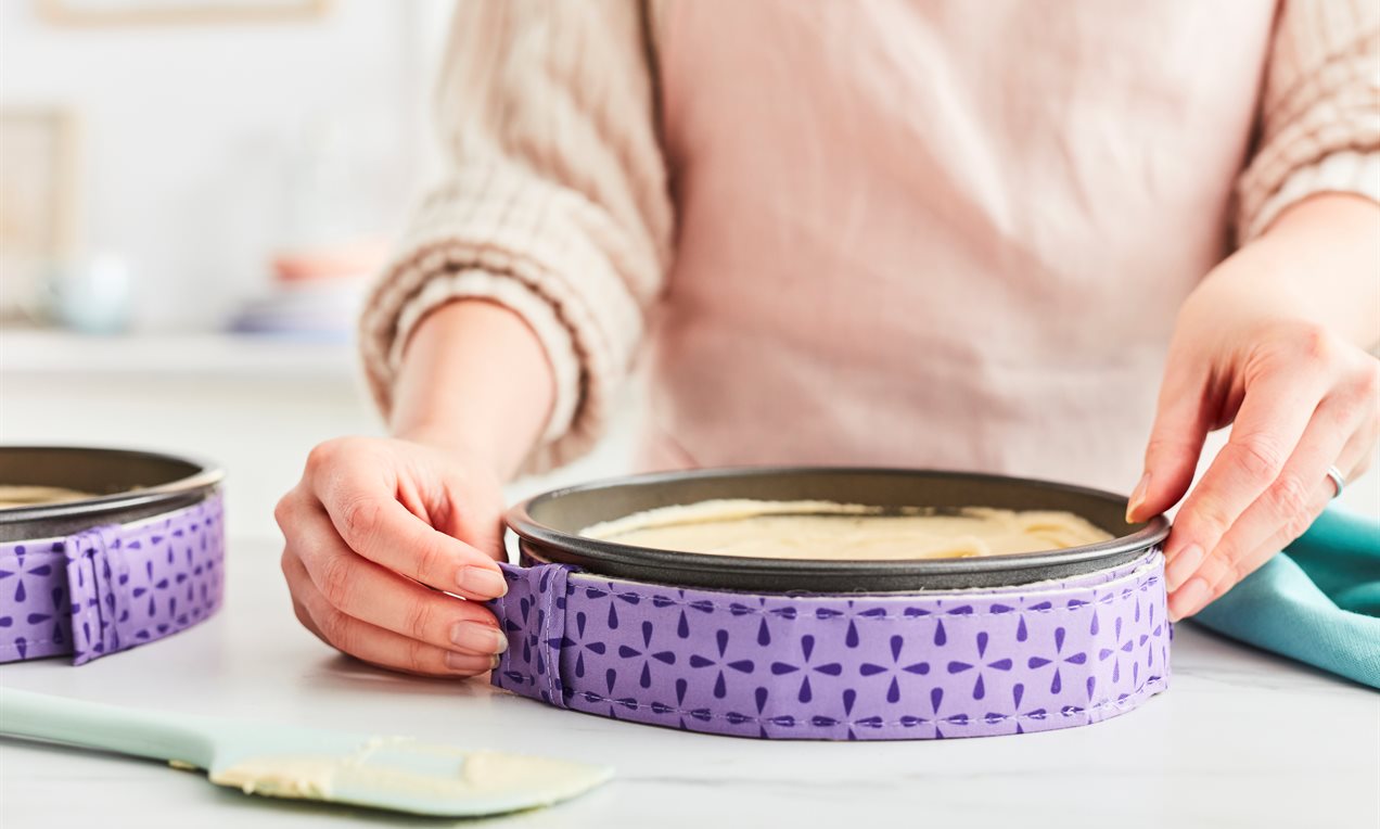 Domed Cake Strips on edge