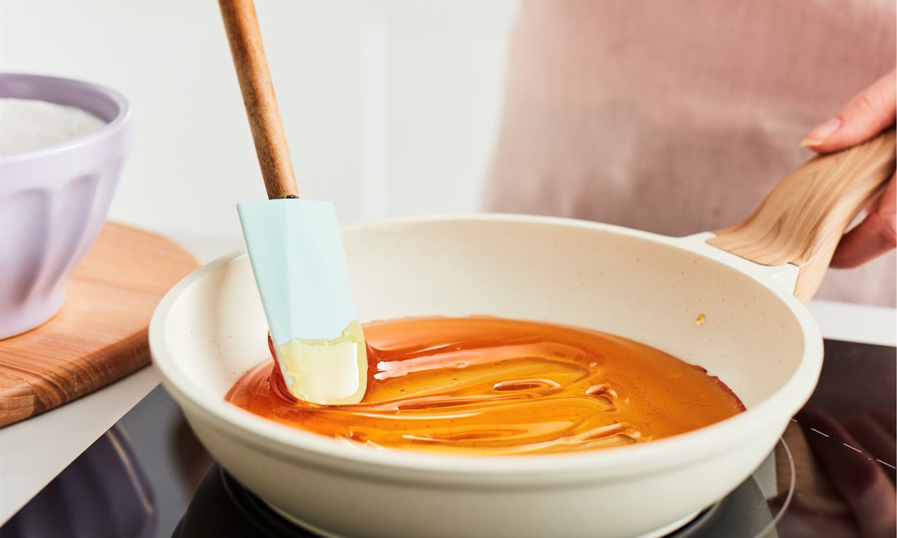 Picture - Caramel Stiring
