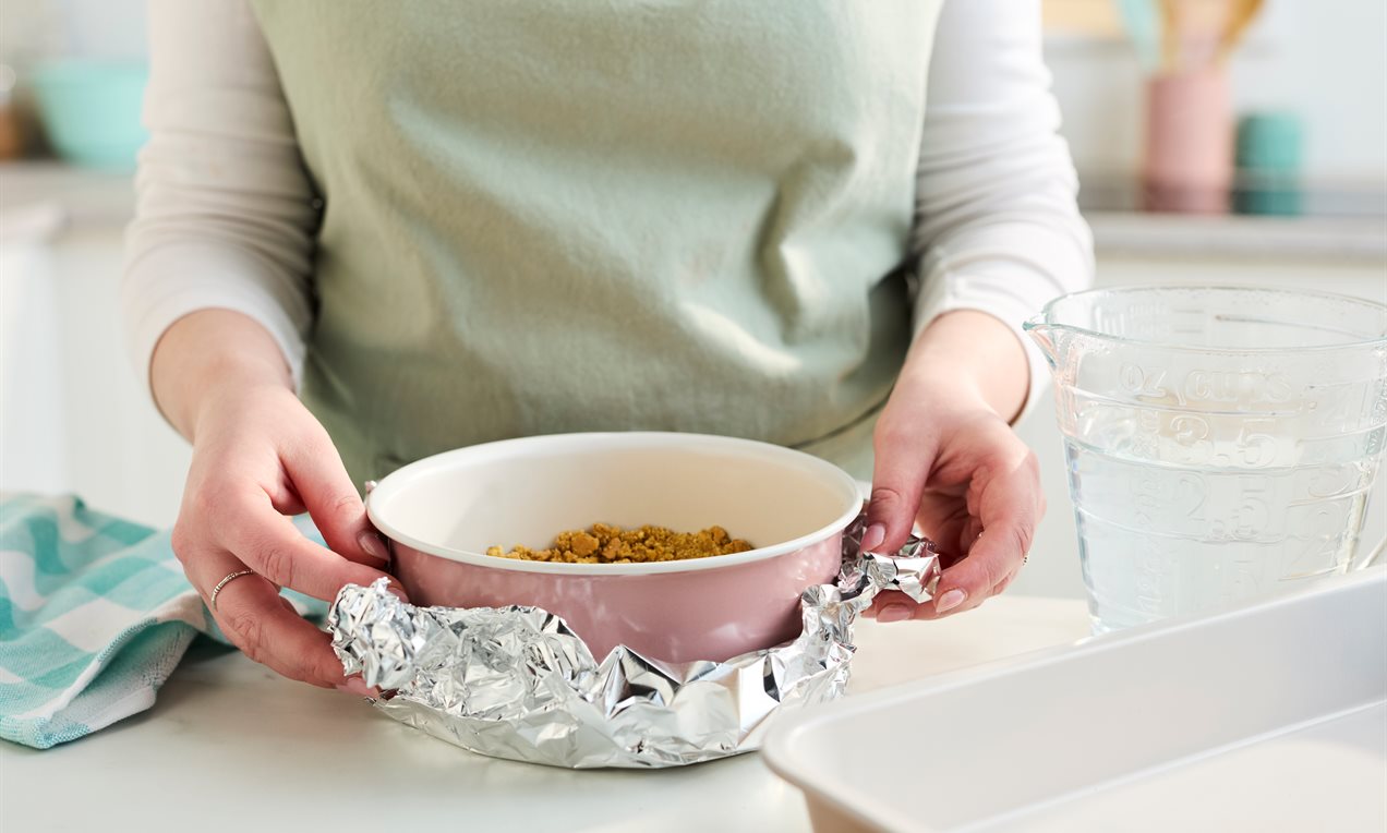 WaterBath Cheesecake adding tinfoil
