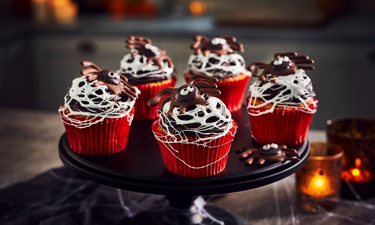 Marshmallow Spider Web Cupcakes Recipe | Dr. Oetker