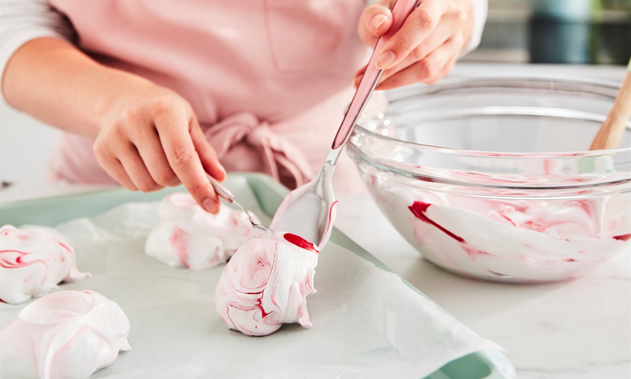 Picture - marbled meringue on a tray