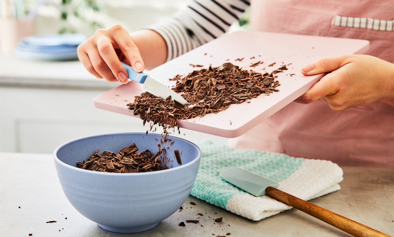 Picture - Chopped Choc in Bowl v1